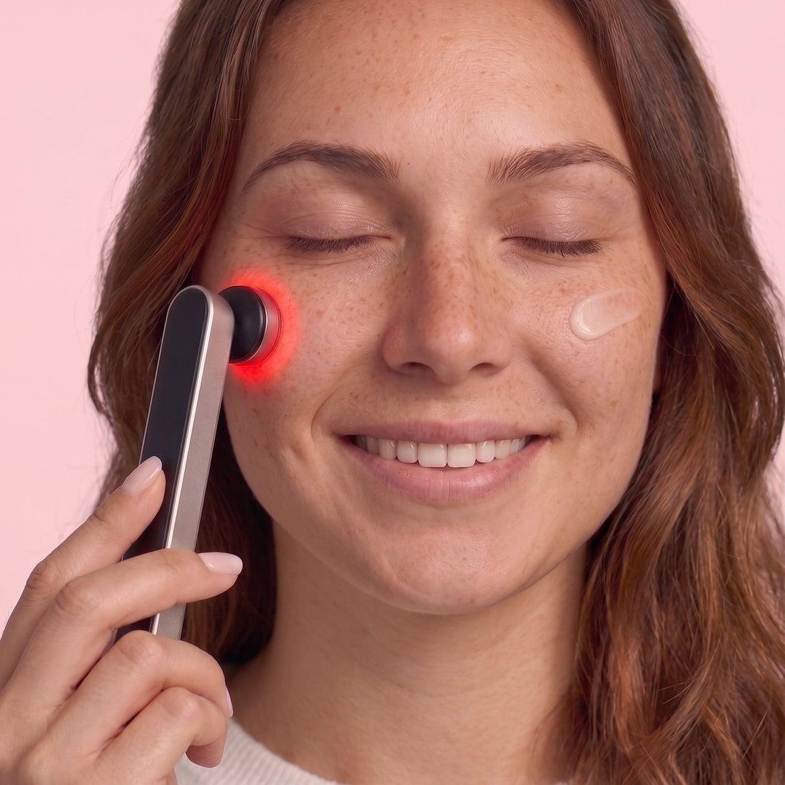 How to Use an LED Red Light Wand with Serum: The Step-by-Step Routine