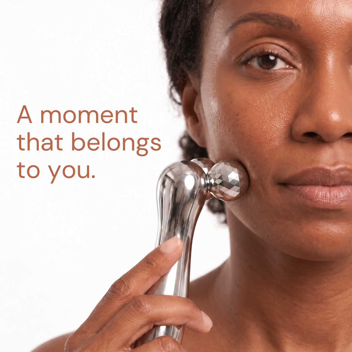 Aevyraa model with Face Reset dual-roller device