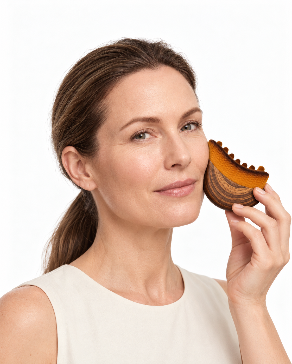 Aevyraa Soft Reset Contour Brush — story model